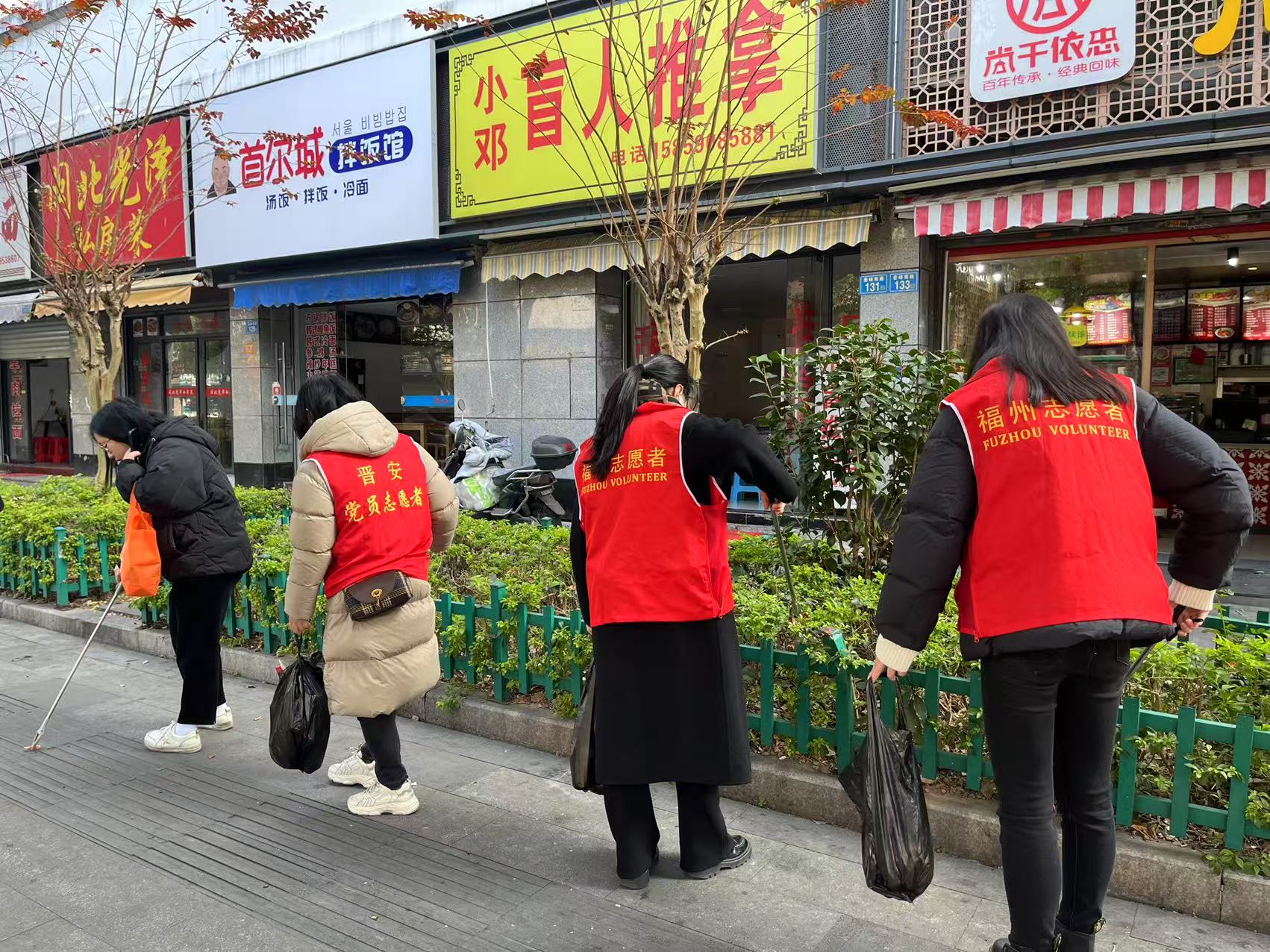 捡垃圾.jpg